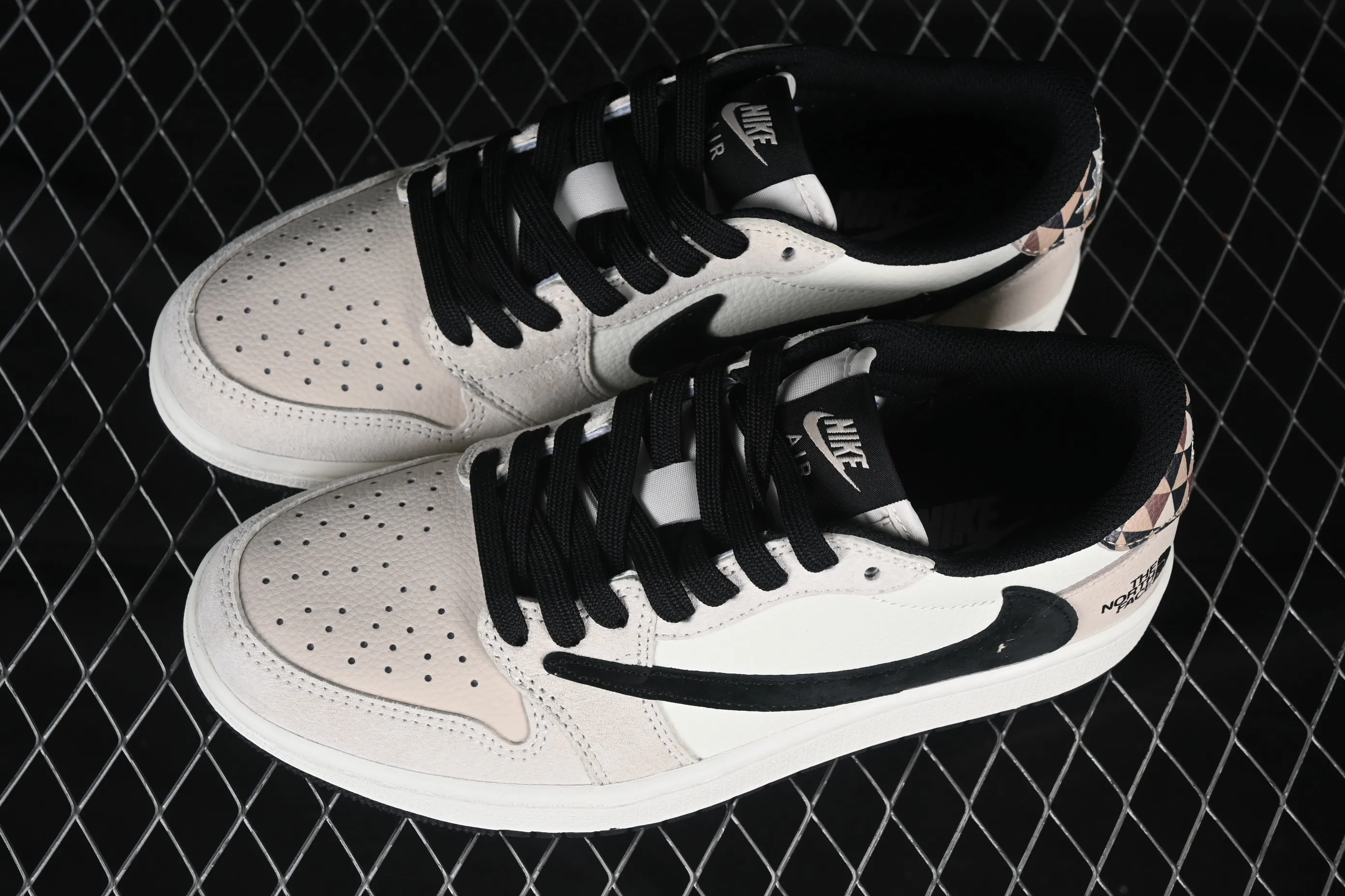 All categories Air Jordan Jordan series basketball shoes Air Jordan 1 Low high-end customized low-top sneakers Travis Scott x Fragment Design x Air Jordan 1 Low OG SP AJ1 Joe 1 North Face joint fashion checkered low-top cultural casual sneakers DM7866-102